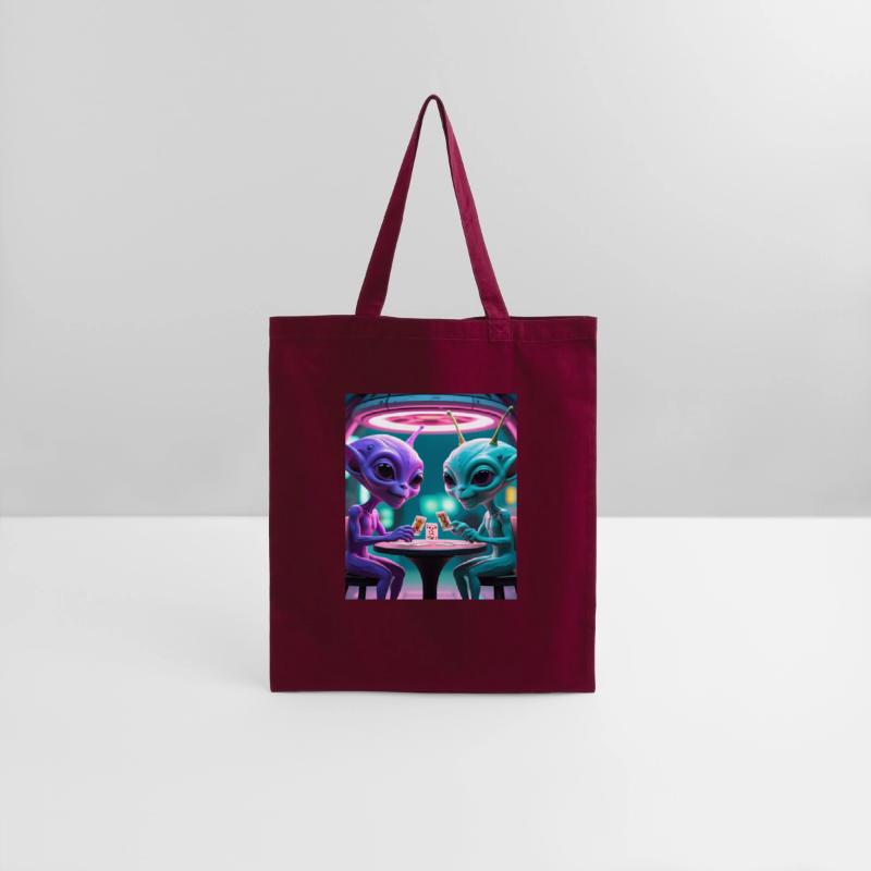 2 ALIENS PLAYING CARDS AND HAVING FUN 4