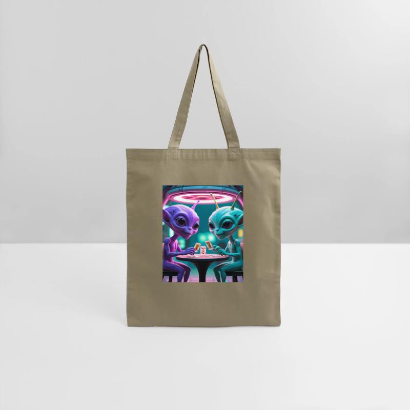 2 ALIENS PLAYING CARDS AND HAVING FUN 4